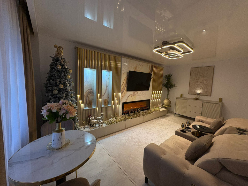 Vânzare apartament de lux ultracentral– vedere panoramică-Centrul Pietonal