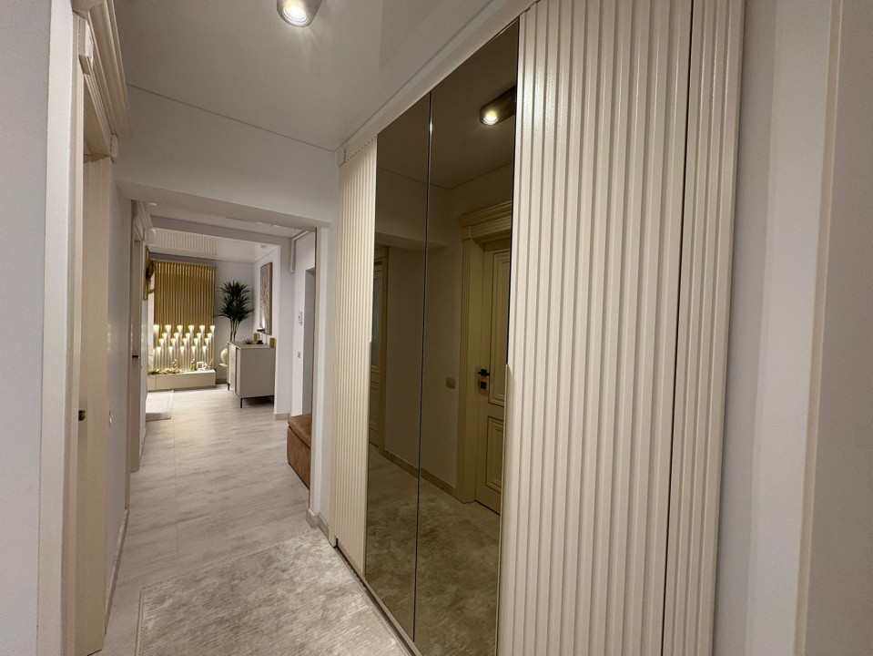 Vânzare apartament de lux ultracentral– vedere panoramică-Centrul Pietonal