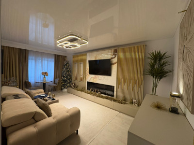 Vânzare apartament de lux ultracentral– vedere panoramică-Centrul Pietonal