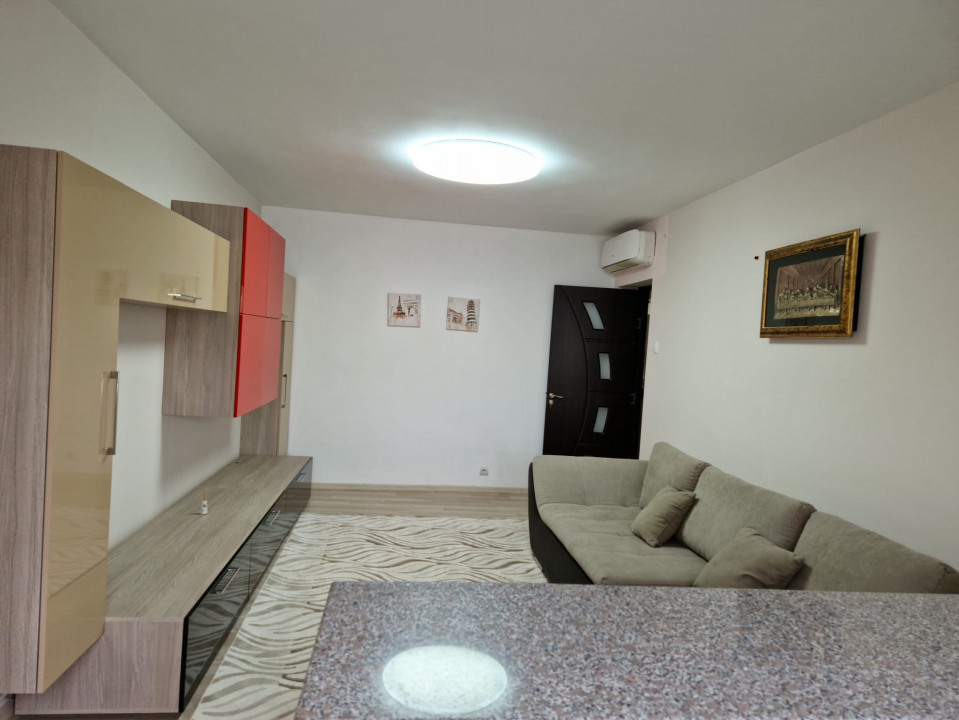 Închiriere apartament 3 camere în Târgu Jiu, strada General Christian Tell
