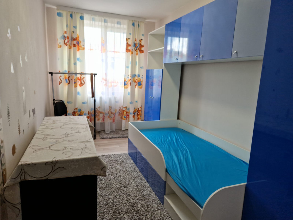 Închiriere apartament 3 camere în Târgu Jiu, strada General Christian Tell