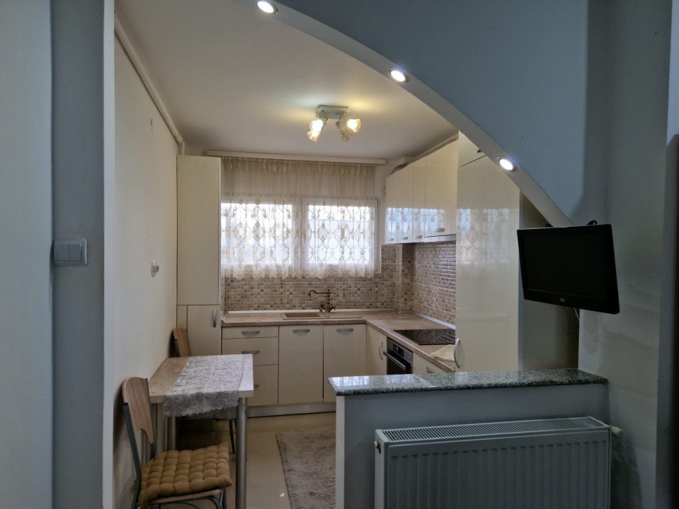 Închiriere apartament 3 camere în Târgu Jiu, strada General Christian Tell