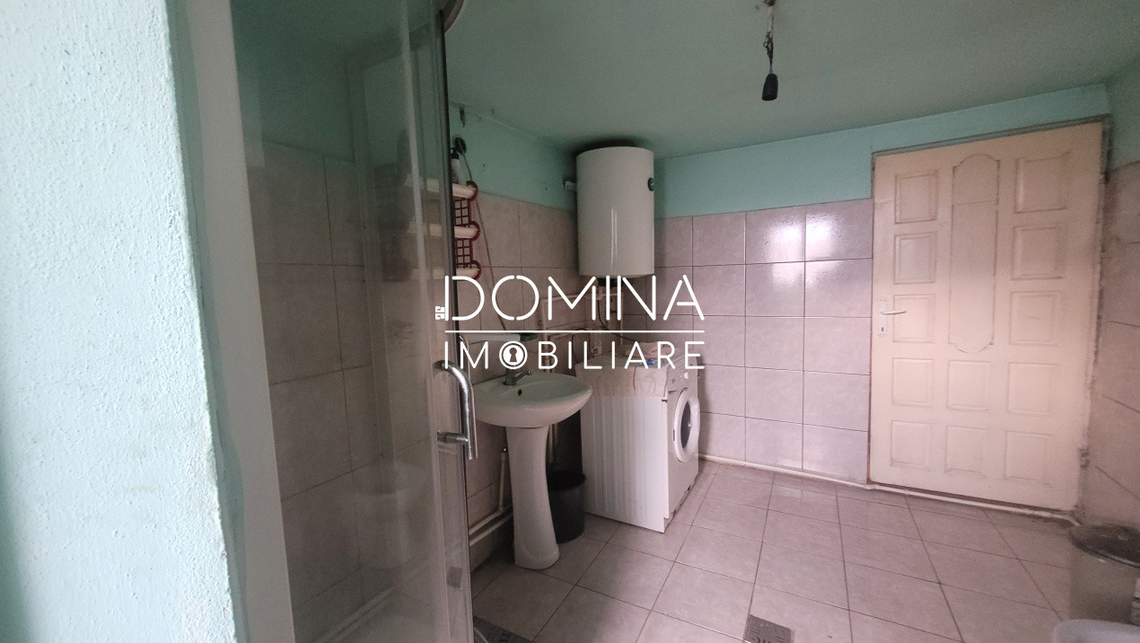 Vânzare casă, situată în oraș Tismana,  strada Mănăstirii