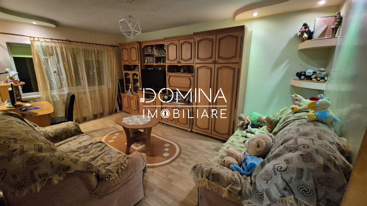 Vânzare apartament 2 camere, str. 1 Decembrie 1918 - zona liceului Pedagogic