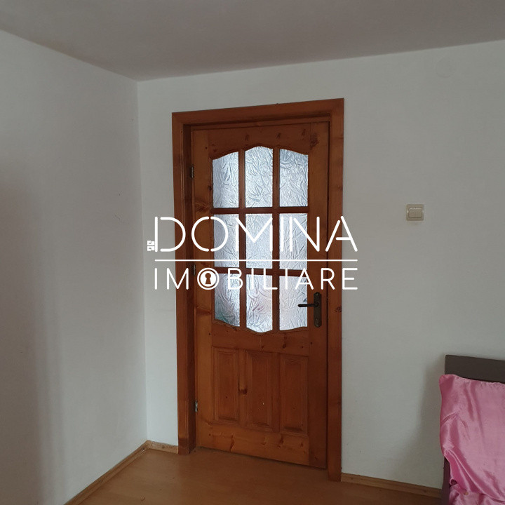 Vânzare casă P+1, cu teren 3.200 mp, în comuna Logrești, sat Măru 