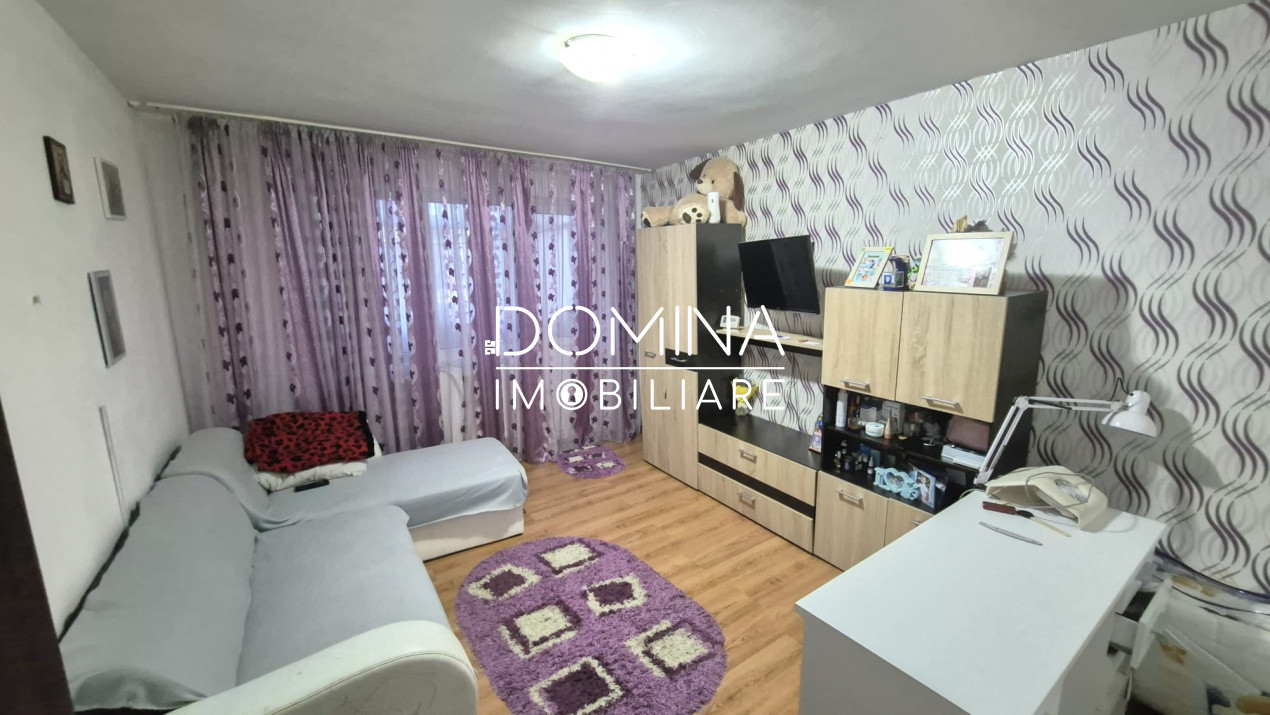 Vânzare apartament 2 camere *etaj 3* - Strada 22 Decembrie 1989 - zona 8 Mai