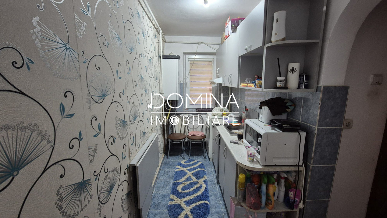 Vânzare apartament 2 camere *etaj 3* - Strada 22 Decembrie 1989 - zona 8 Mai