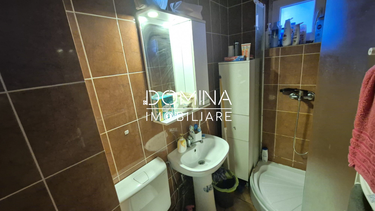 Vânzare apartament 2 camere *etaj 3* - Strada 22 Decembrie 1989 - zona 8 Mai