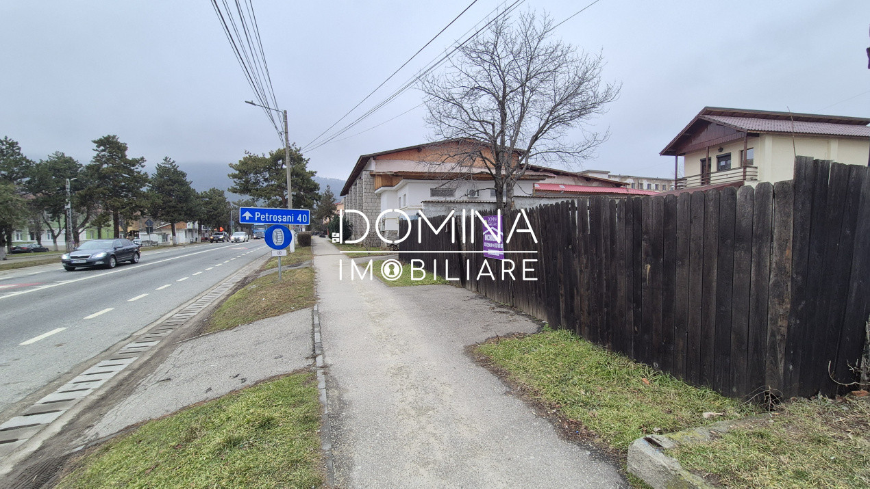 Închiriere teren intravilan, situat în Bumbești Jiu, strada Parângului