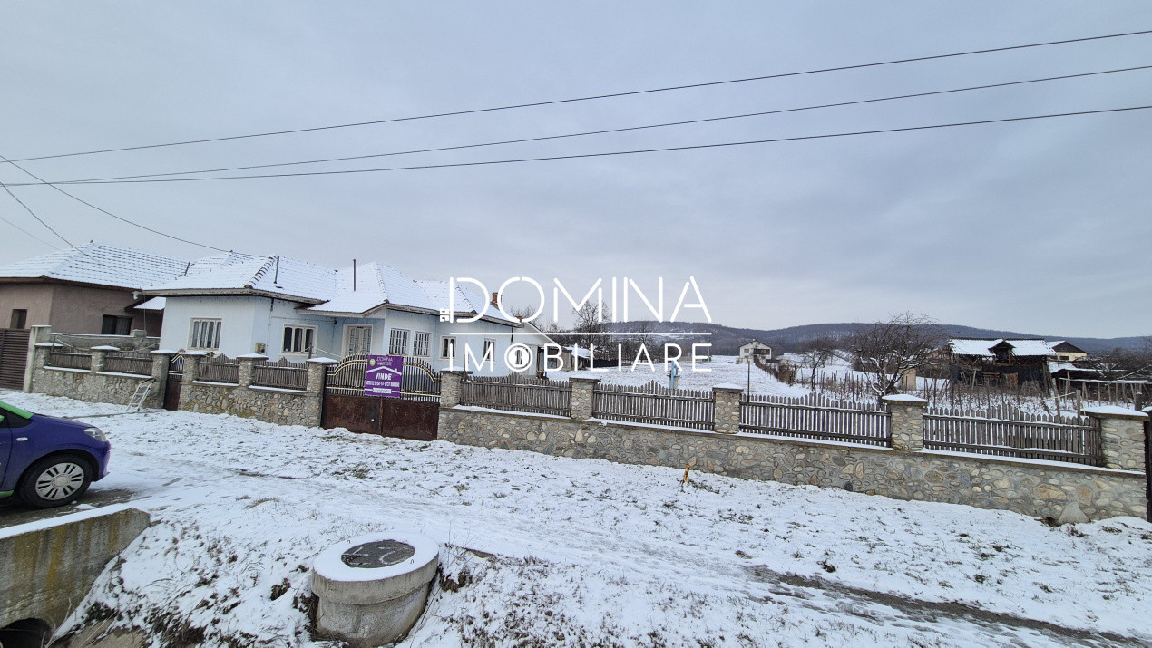 Vânzare casă cu teren 3.726 mp, în comuna Bâlteni, sat Moi