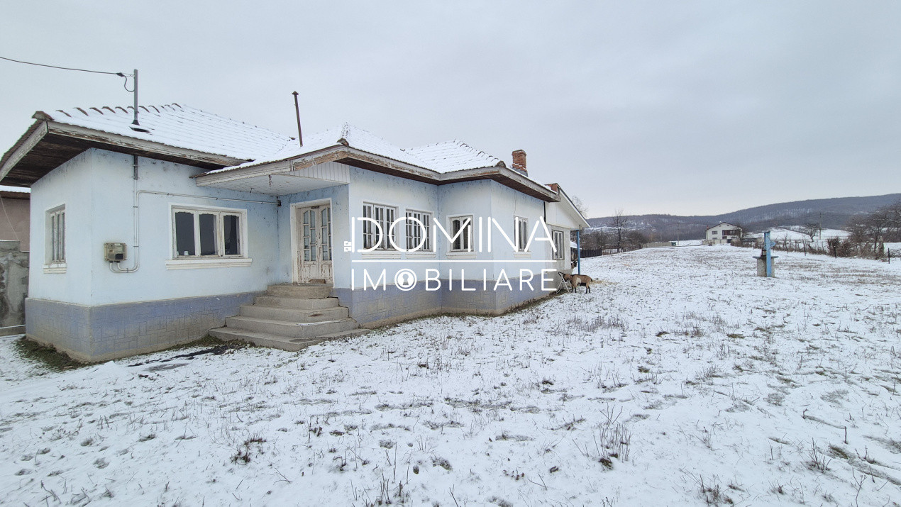 Vânzare casă cu teren 3.726 mp, în comuna Bâlteni, sat Moi