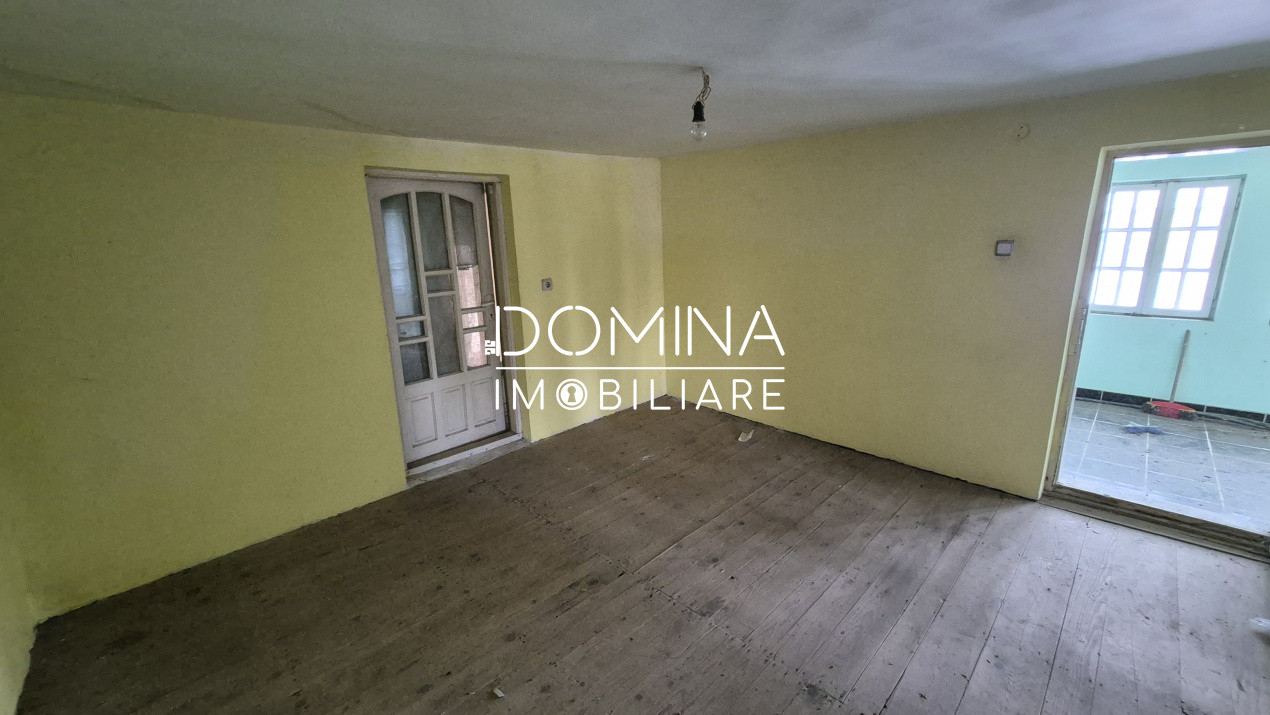 Vânzare casă cu teren 3.726 mp, în comuna Bâlteni, sat Moi