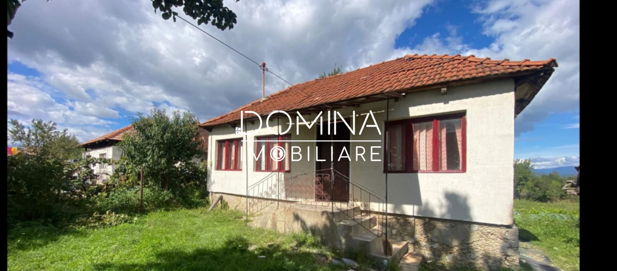 Vânzare casă 2 camere, cu teren 969 mp, situată în Telești