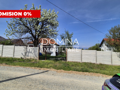 Vânzare casă 2 camere, cu teren 969 mp, situată în Telești